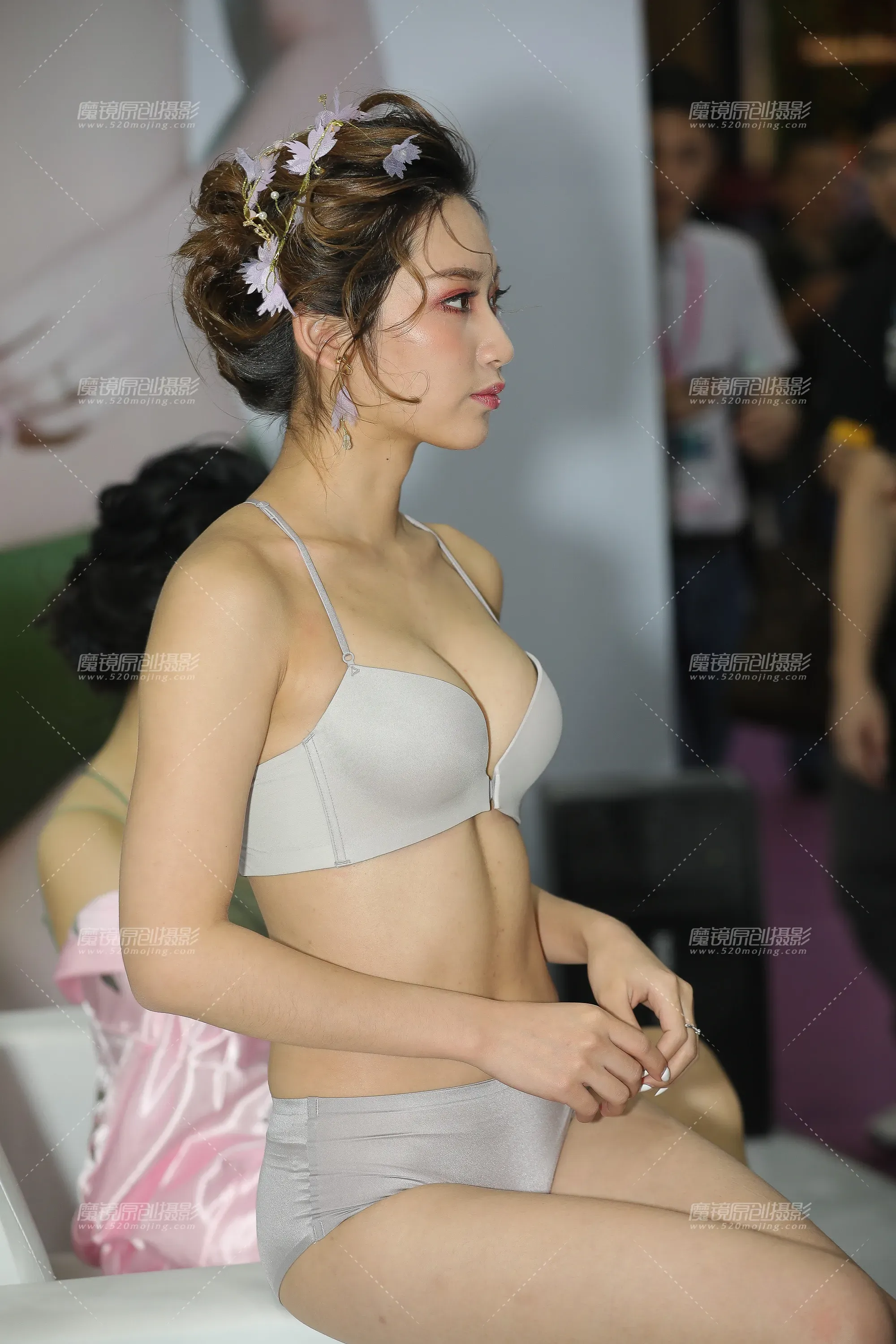 爱美是女人的天性 欣赏美是男人的自由[23P]